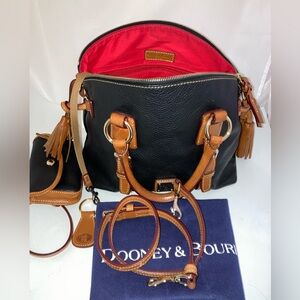 Lot Dooney & Bourke Tassel Satchel Black PEBBLE LEATHER key, Wristlet Dust Bag
